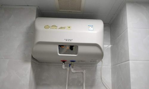 电热水器冷水漏水的处理方法（解决家用电热水器冷水漏水问题的实用技巧）